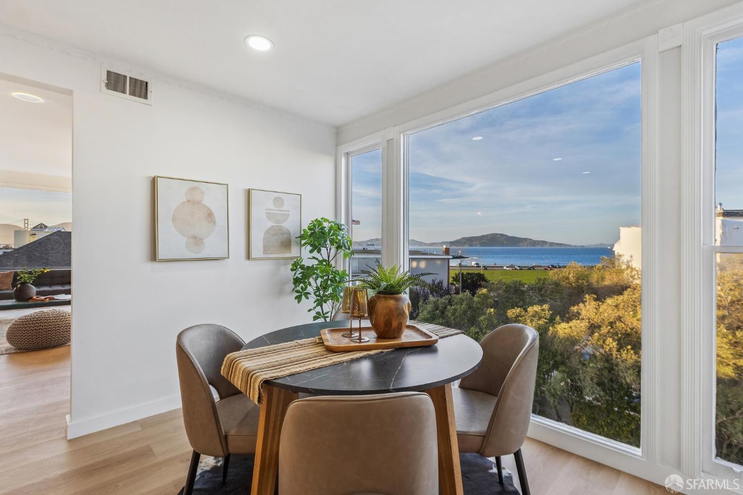 Detail Gallery Image 9 of 27 For 440 Avila St, San Francisco,  CA 94123 - 2 Beds | 1 Baths