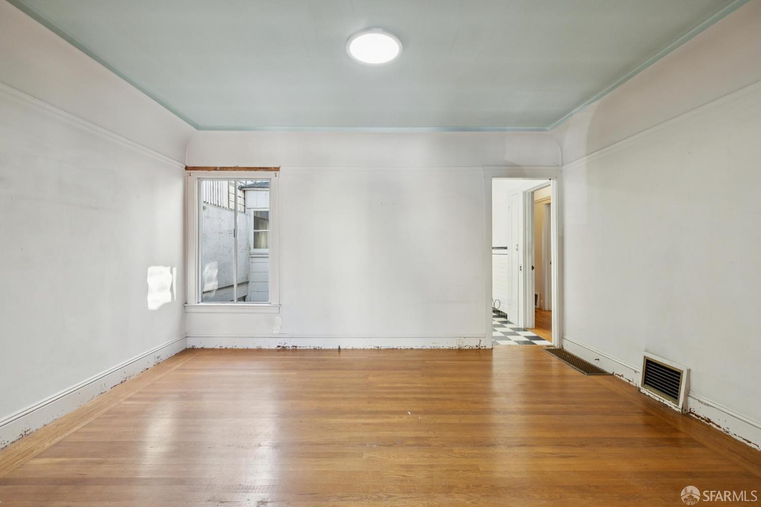 Detail Gallery Image 7 of 28 For 1683 21st Ave, San Francisco,  CA 94122 - 2 Beds | 1 Baths