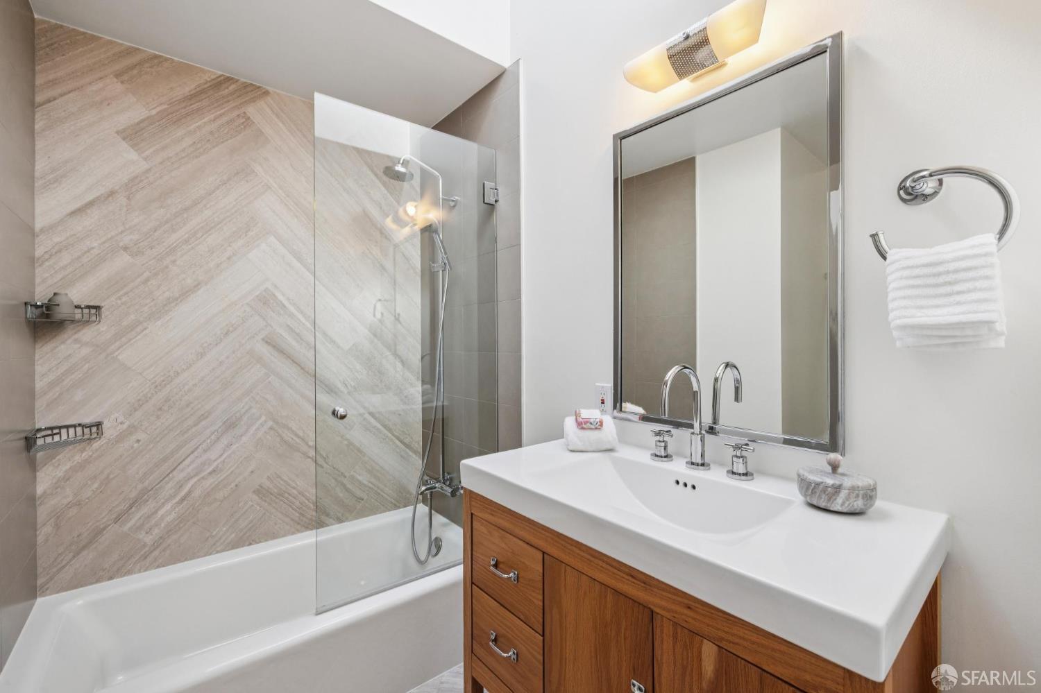 Detail Gallery Image 11 of 32 For 1255 45th Ave, San Francisco,  CA 94122 - 3 Beds | 2 Baths