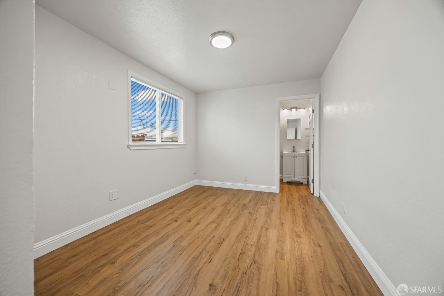 Detail Gallery Image 11 of 21 For 449 Lucas Ave, Richmond,  CA 94801 - 3 Beds | 2 Baths