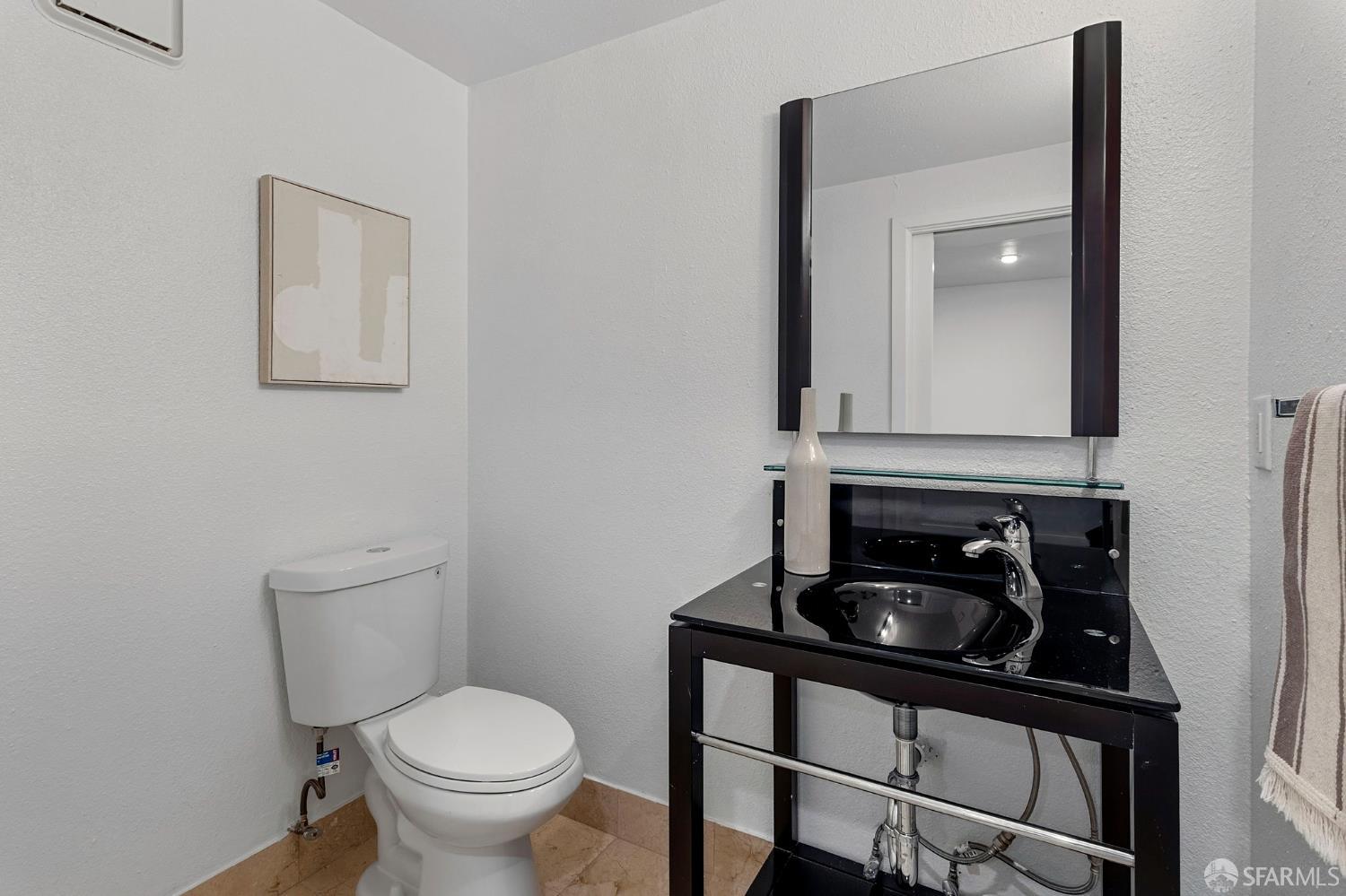 Detail Gallery Image 9 of 23 For 250 Clara St #8,  San Francisco,  CA 94107 - 2 Beds | 2/1 Baths