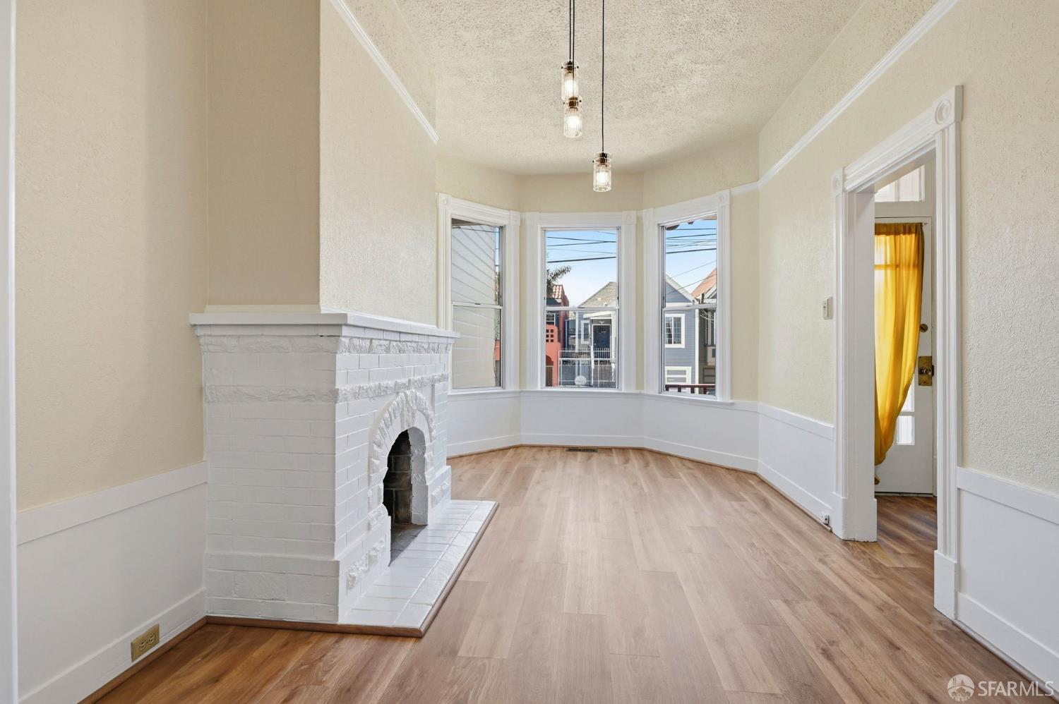 Detail Gallery Image 10 of 36 For 29 Holyoke St, San Francisco,  CA 94134 - 2 Beds | 1 Baths