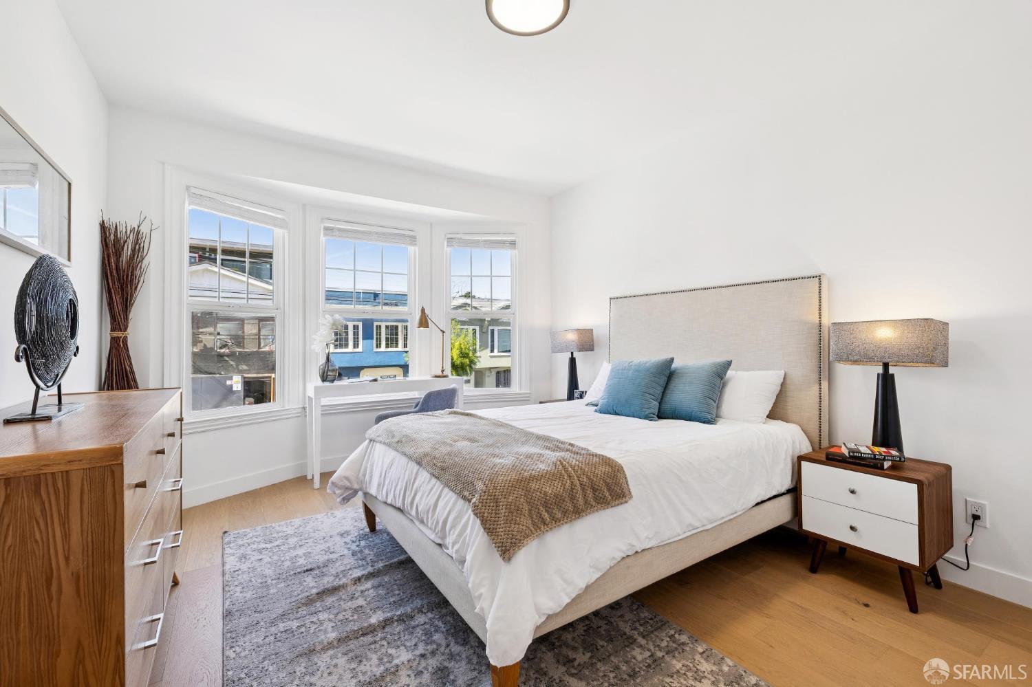 Detail Gallery Image 5 of 17 For 880 26th Ave #2,  San Francisco,  CA 94121 - 2 Beds | 1 Baths