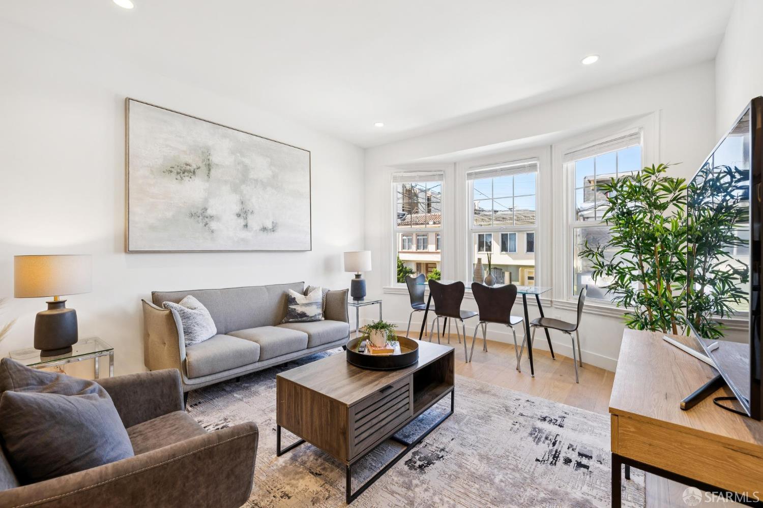 Detail Gallery Image 2 of 17 For 880 26th Ave #2,  San Francisco,  CA 94121 - 2 Beds | 1 Baths