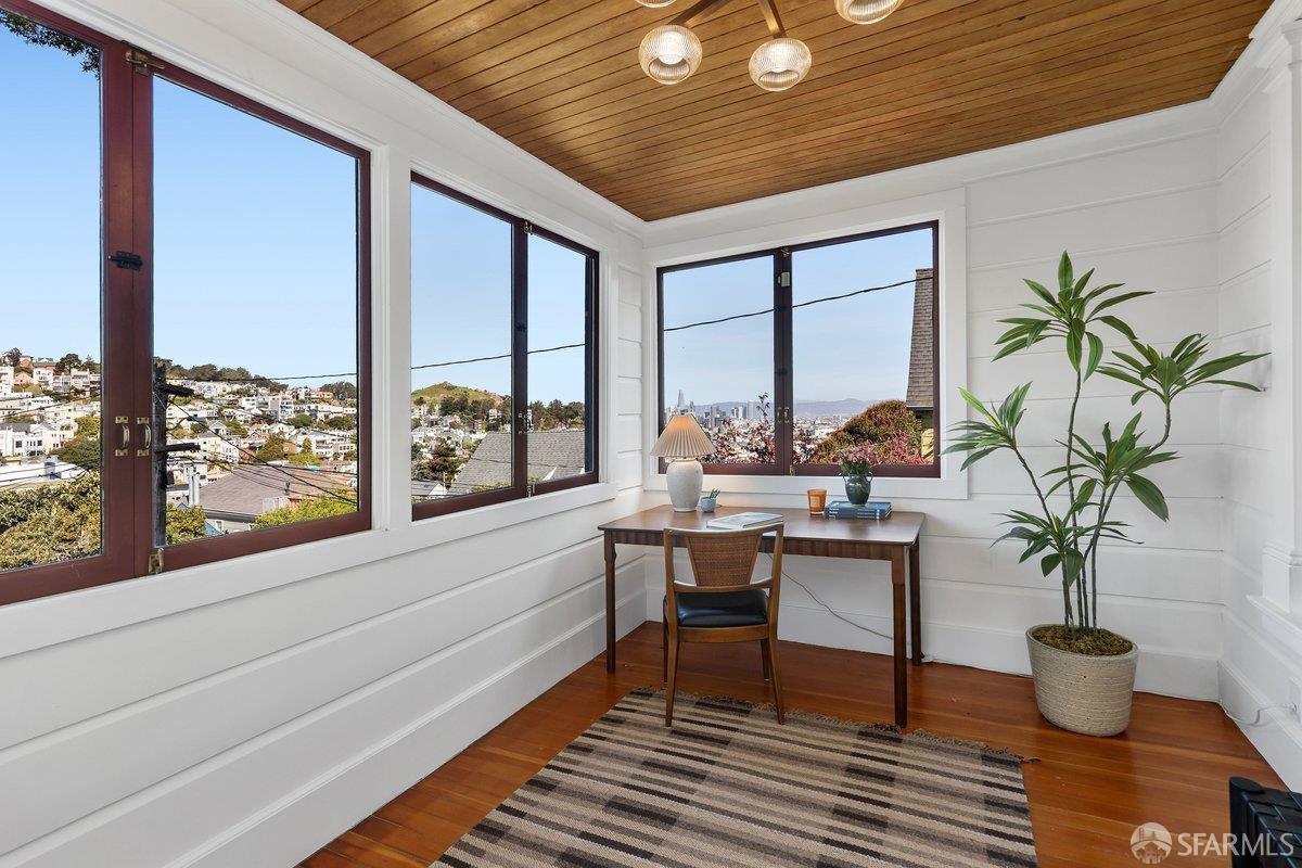 Detail Gallery Image 3 of 34 For 4799 19th St, San Francisco,  CA 94114 - 4 Beds | 1 Baths