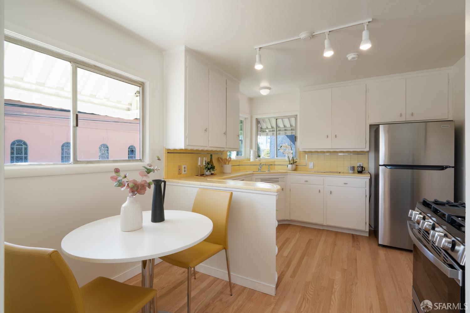 Detail Gallery Image 12 of 30 For 400 Hearst Ave, San Francisco,  CA 94112 - 2 Beds | 1 Baths