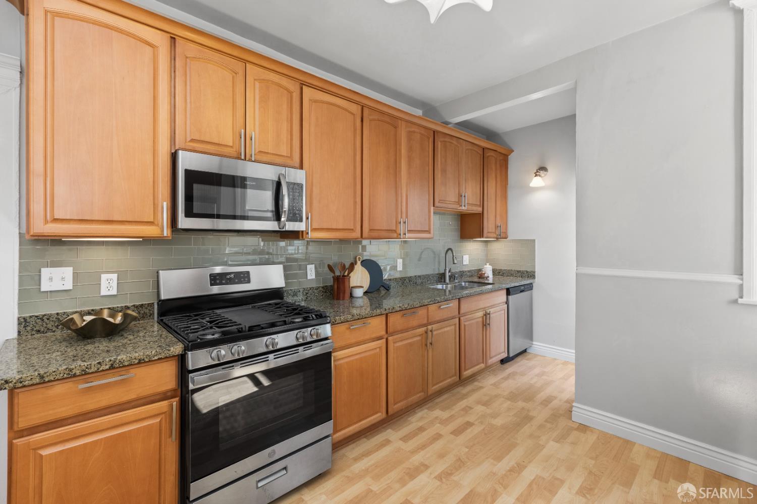 Detail Gallery Image 21 of 97 For 1239 6th Ave, San Francisco,  CA 94122 - 2 Beds | 1 Baths