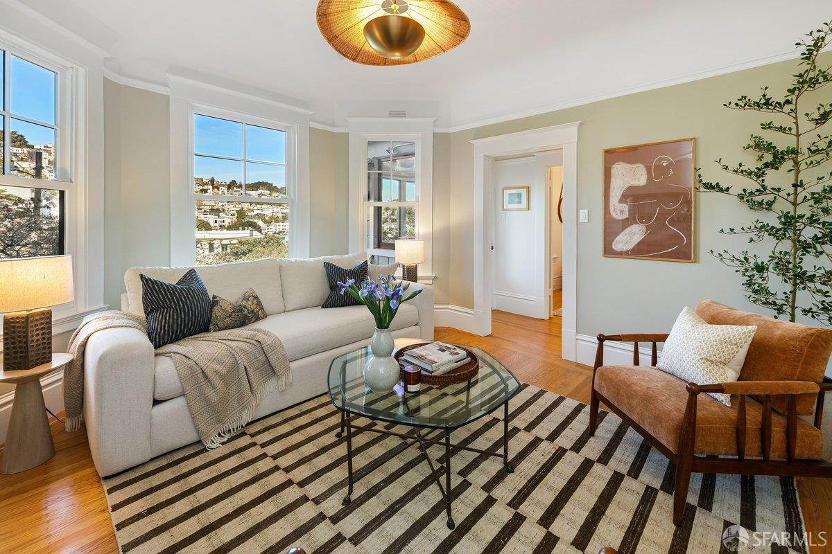 Detail Gallery Image 9 of 34 For 4799 19th St, San Francisco,  CA 94114 - 4 Beds | 1 Baths