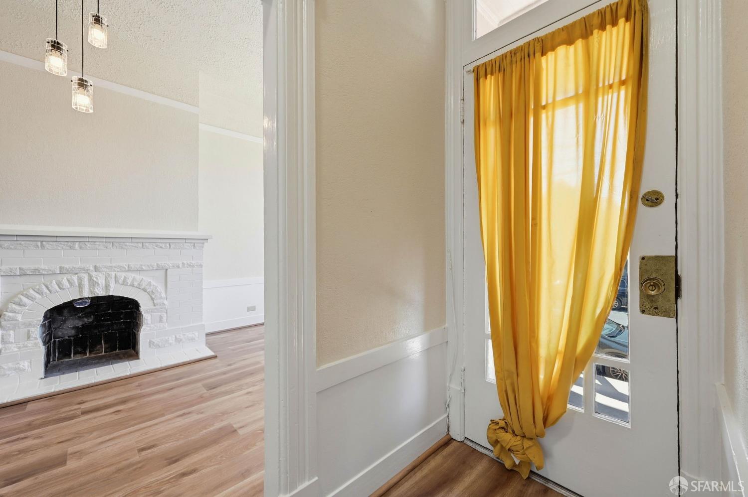 Detail Gallery Image 6 of 36 For 29 Holyoke St, San Francisco,  CA 94134 - 2 Beds | 1 Baths