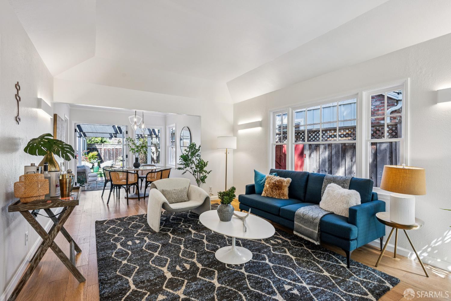 Detail Gallery Image 10 of 67 For 1928 Howard Ave, San Carlos,  CA 94070 - 3 Beds | 2 Baths