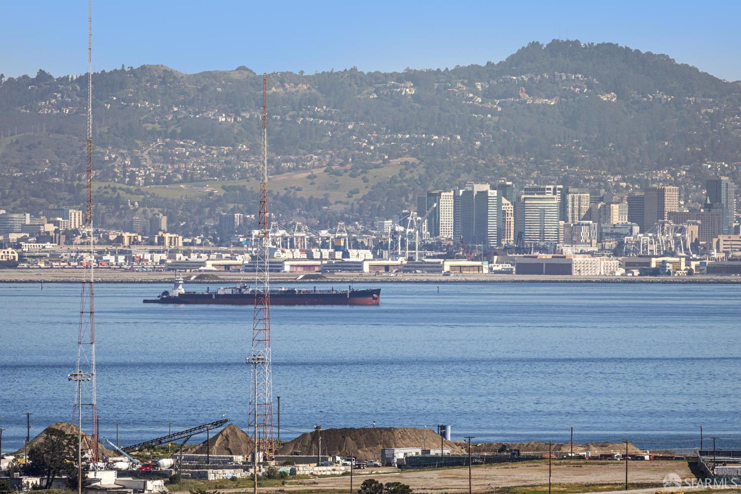 Detail Gallery Image 40 of 42 For 100 Bridgeview Dr, San Francisco,  CA 94124 - 2 Beds | 1 Baths