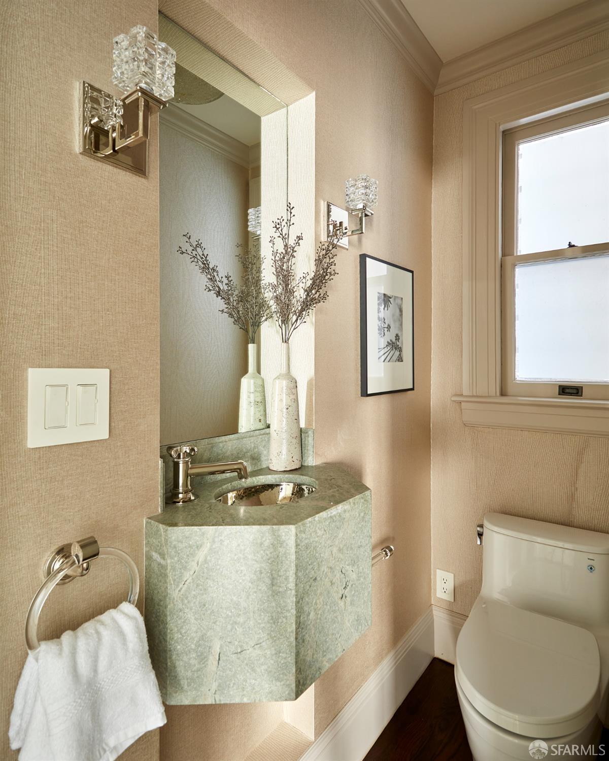 Detail Gallery Image 11 of 28 For 139 Cherry St, San Francisco,  CA 94118 - 3 Beds | 2/1 Baths