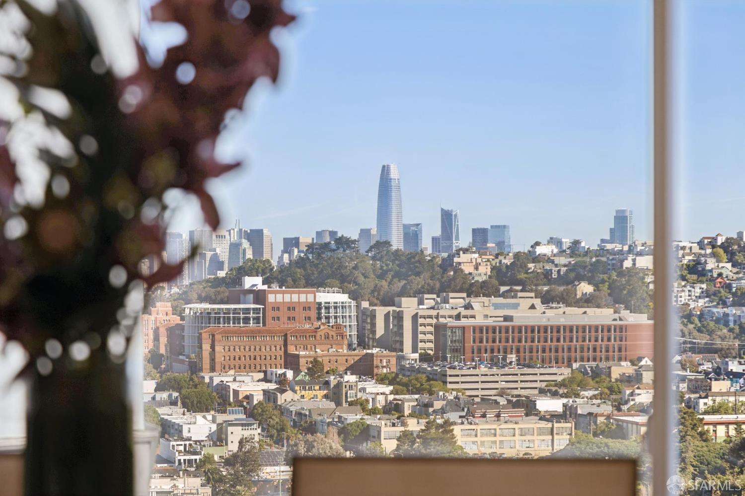 Detail Gallery Image 3 of 53 For 190 Rutledge St, San Francisco,  CA 94110 - 3 Beds | 3 Baths