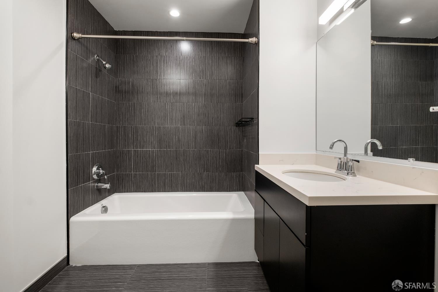 Detail Gallery Image 35 of 63 For 3535 Wawona St #311,  San Francisco,  CA 94116 - 2 Beds | 2 Baths