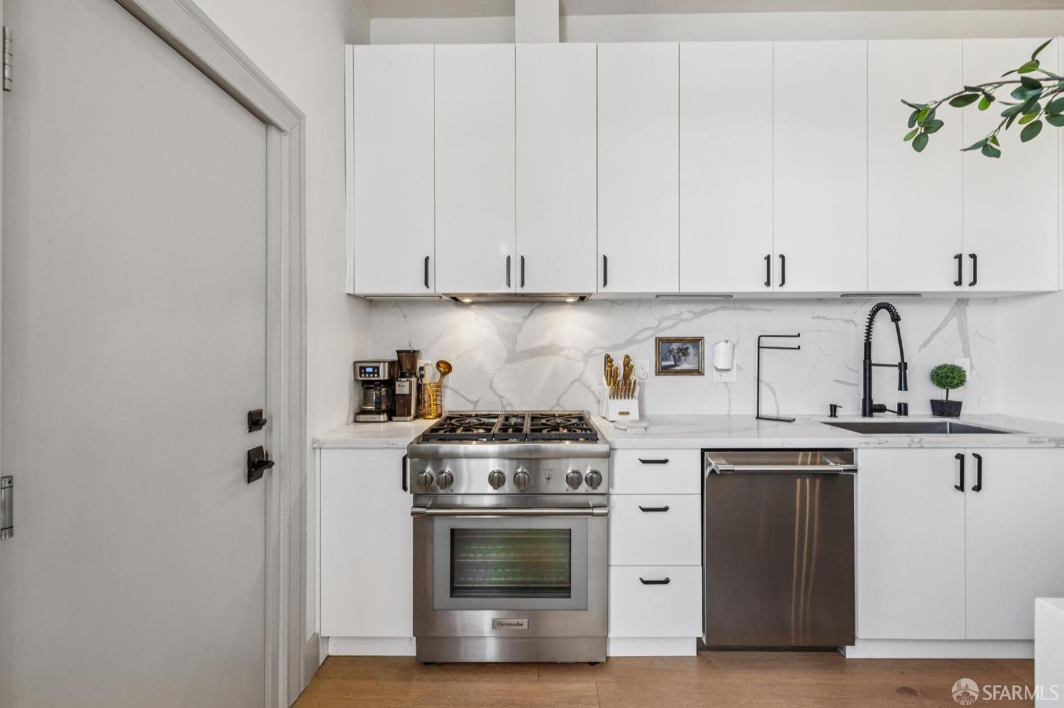 Photo #28: 426111962 Listing: Photo #28