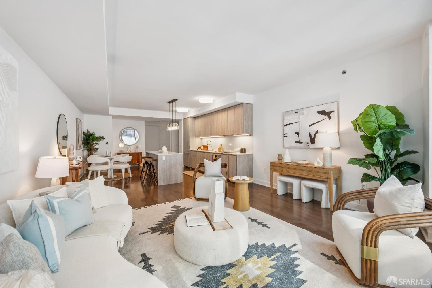 Photo #4: 426108104 Listing: Photo #4