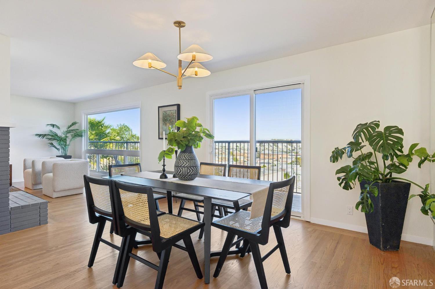 Detail Gallery Image 12 of 88 For 851 Bowdoin St, San Francisco,  CA 94134 - 4 Beds | 3 Baths