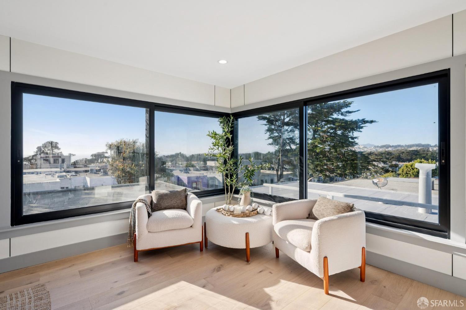 Detail Gallery Image 27 of 72 For 1371 34th Ave, San Francisco,  CA 94122 - 4 Beds | 4 Baths