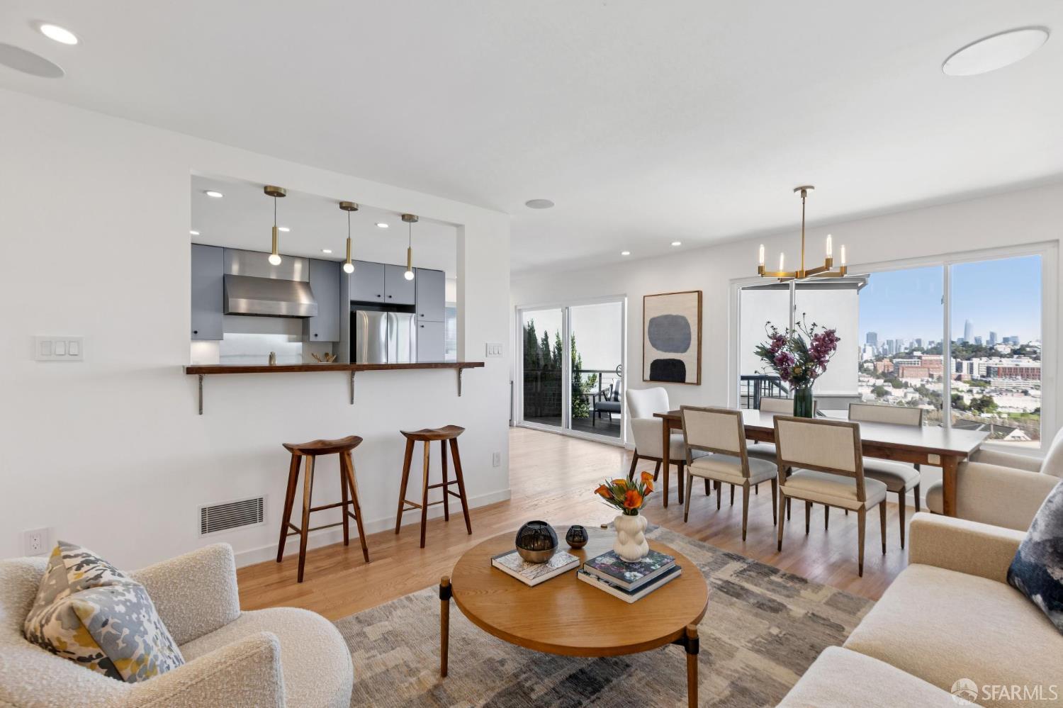 Detail Gallery Image 4 of 53 For 190 Rutledge St, San Francisco,  CA 94110 - 3 Beds | 3 Baths