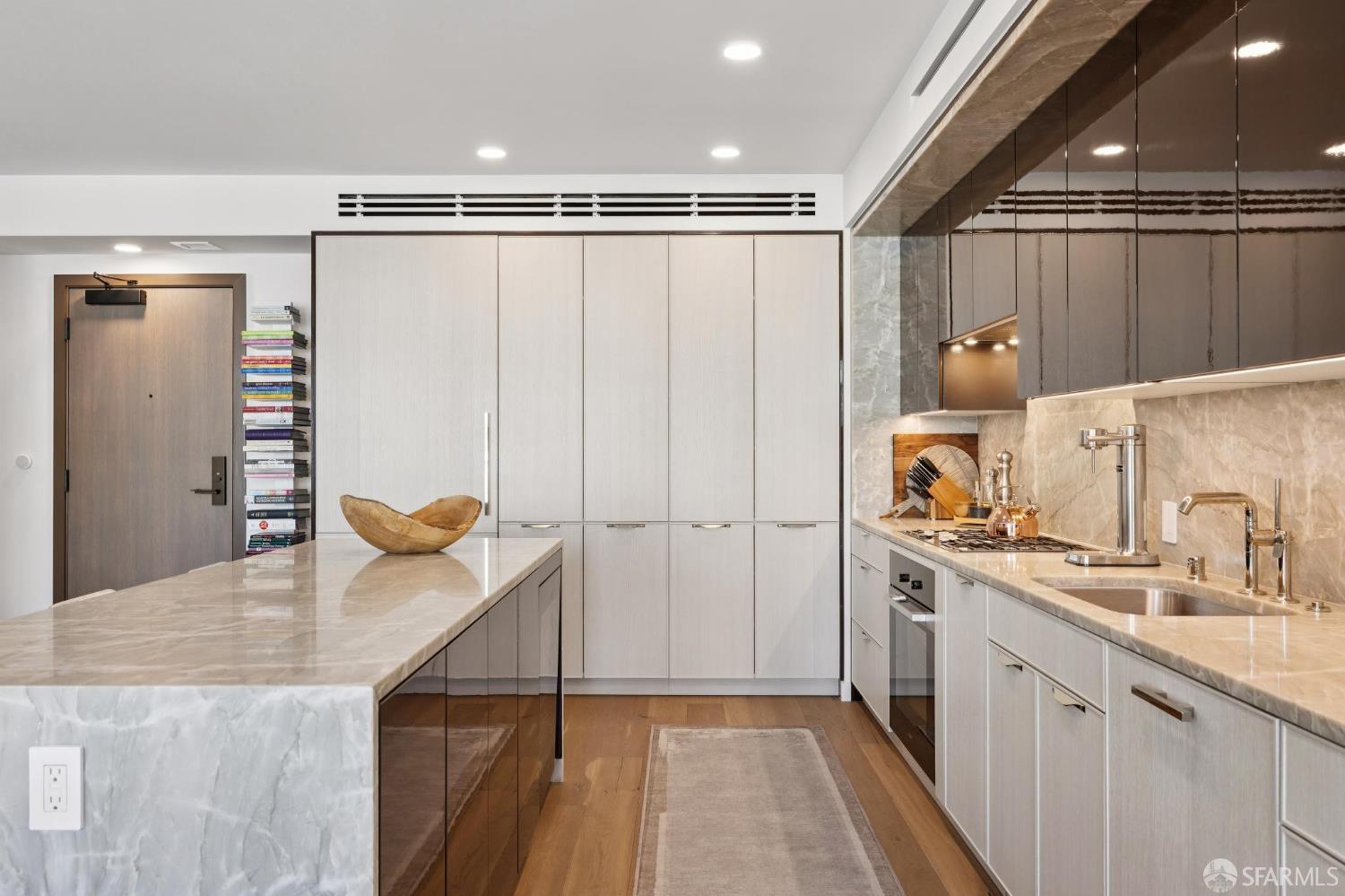 Detail Gallery Image 7 of 45 For 2525 Van Ness Ave #604,  San Francisco,  CA 94109 - 2 Beds | 2/1 Baths