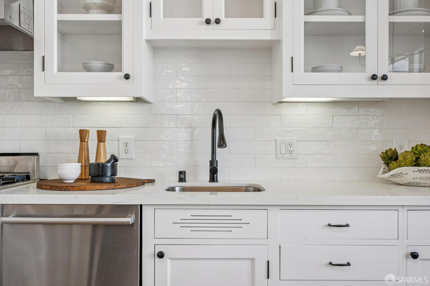 Detail Gallery Image 17 of 44 For 3640 17th St, San Francisco,  CA 94114 - – Beds | – Baths