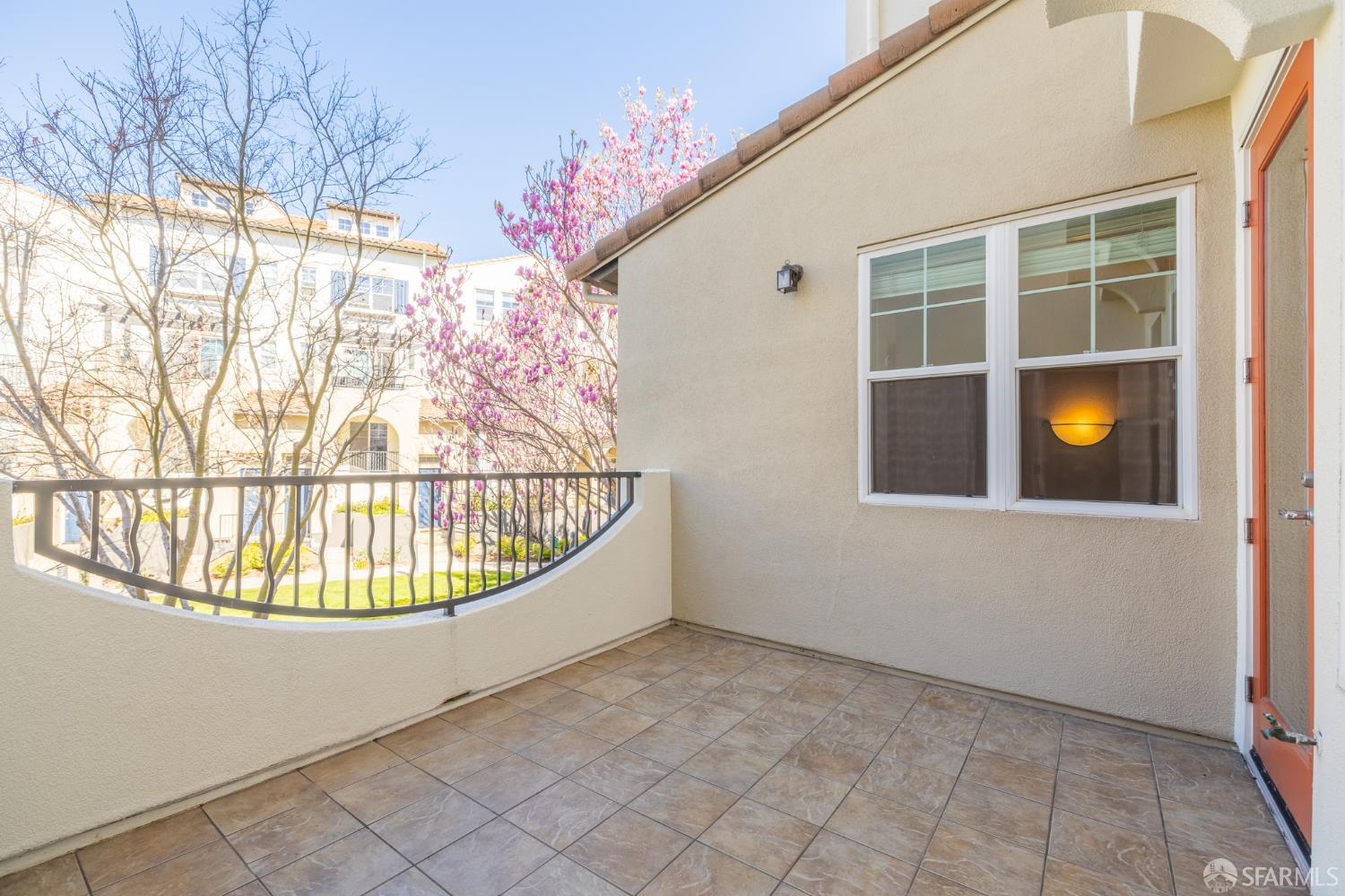 Detail Gallery Image 11 of 33 For 4138 Clarinbridge Cir, Dublin,  CA 94568 - 2 Beds | 2 Baths