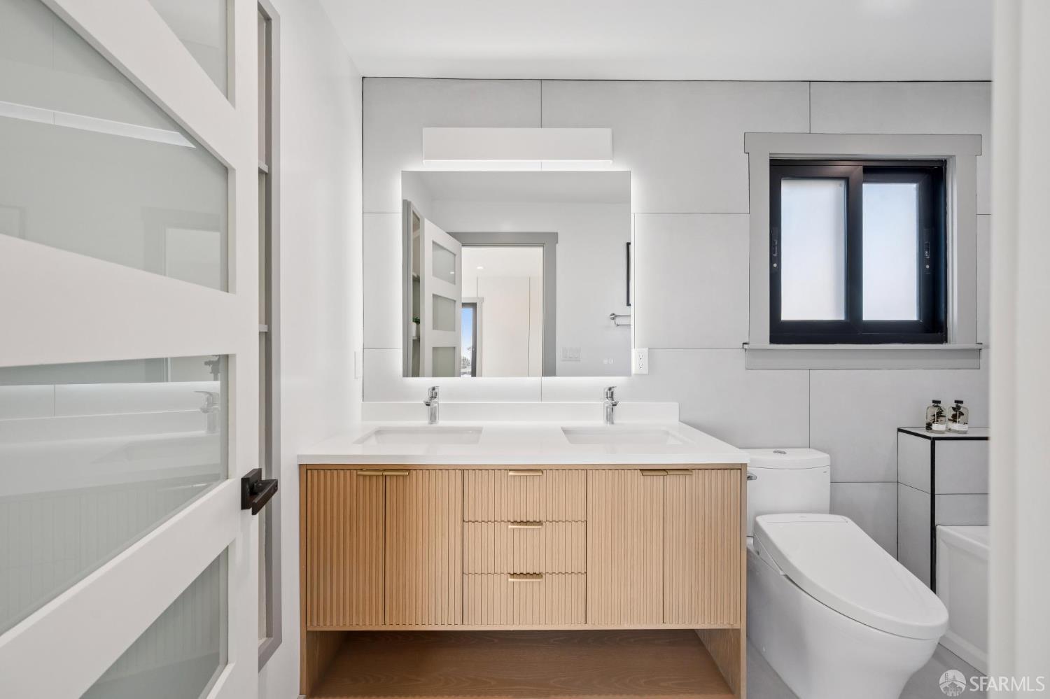 Detail Gallery Image 35 of 72 For 1371 34th Ave, San Francisco,  CA 94122 - 4 Beds | 4 Baths