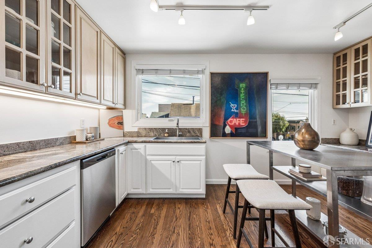 Detail Gallery Image 17 of 40 For 1500 Quesada Ave, San Francisco,  CA 94124 - 2 Beds | 2 Baths