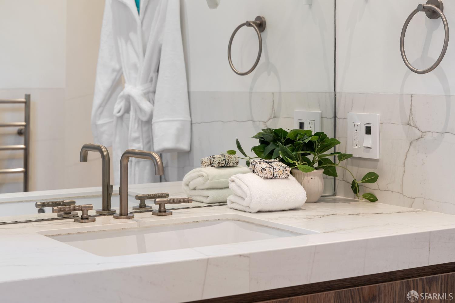 Photo #30: 426111715 Listing: Photo #30