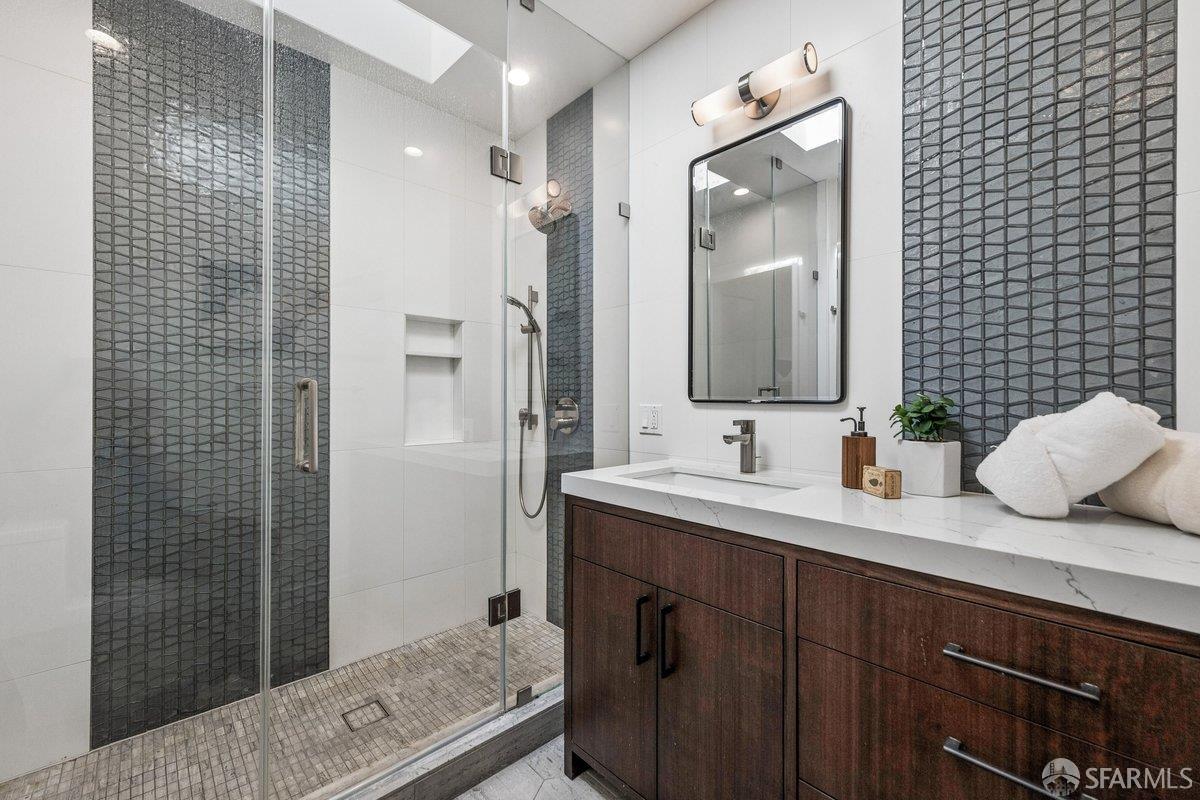 Detail Gallery Image 22 of 40 For 1500 Quesada Ave, San Francisco,  CA 94124 - 2 Beds | 2 Baths