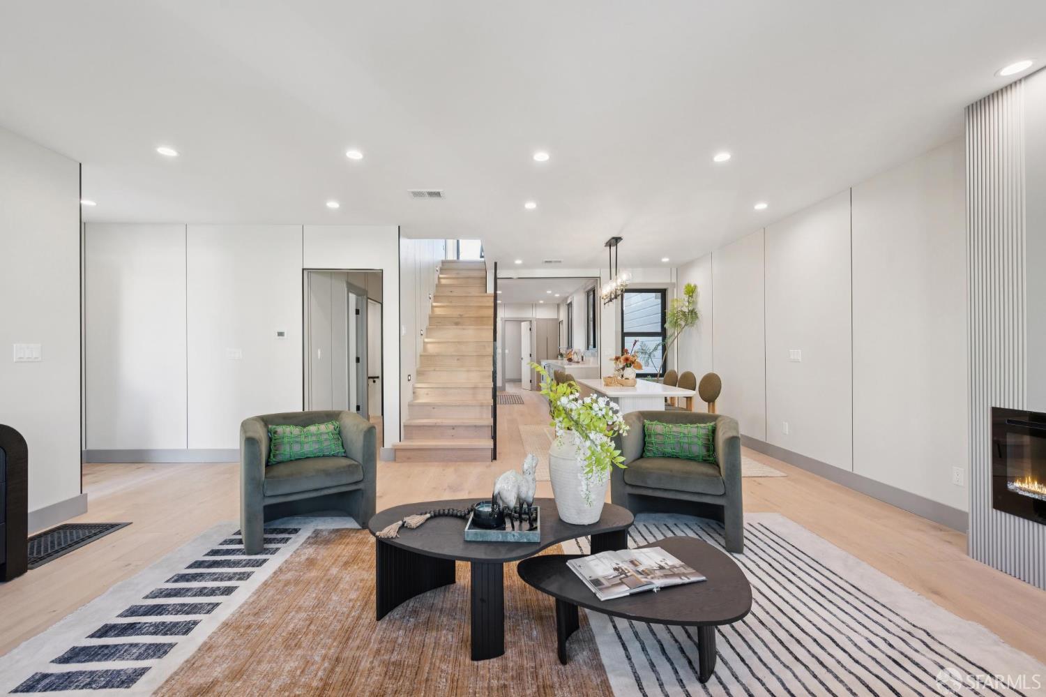 Detail Gallery Image 7 of 72 For 1371 34th Ave, San Francisco,  CA 94122 - 4 Beds | 4 Baths