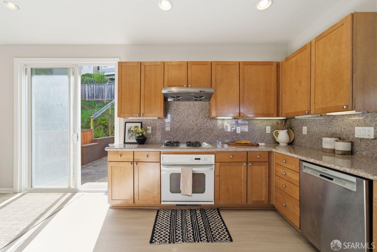 Detail Gallery Image 30 of 40 For 962 Martin Trl, Daly City,  CA 94014 - 4 Beds | 3 Baths