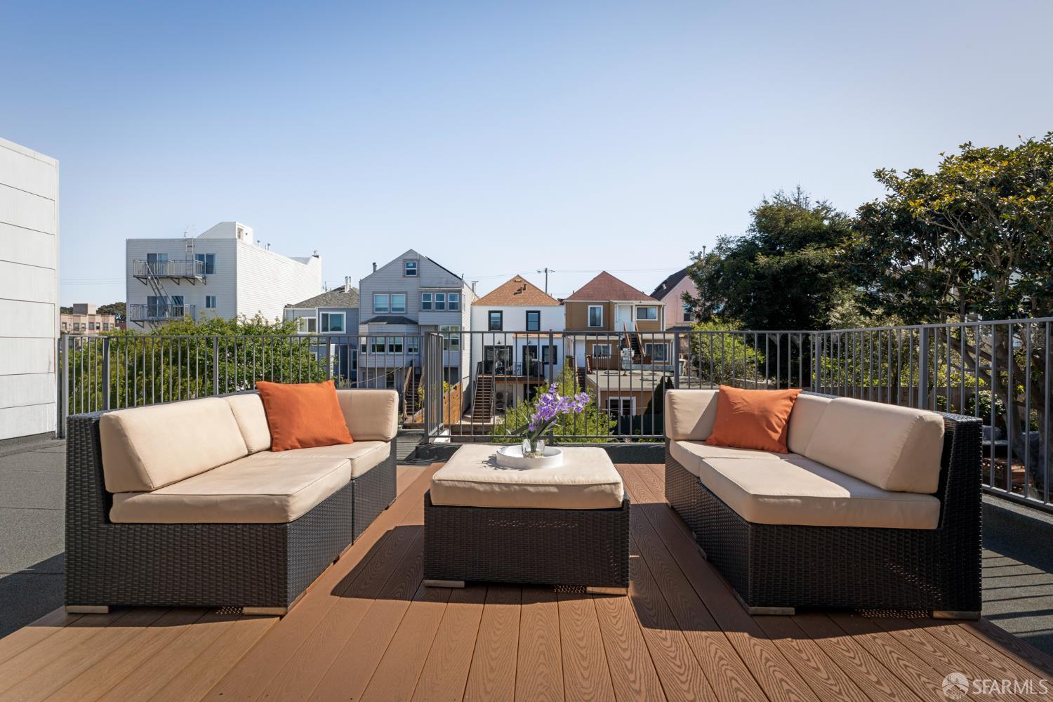 Detail Gallery Image 21 of 27 For 428 17th Ave, San Francisco,  CA 94121 - 2 Beds | 2 Baths