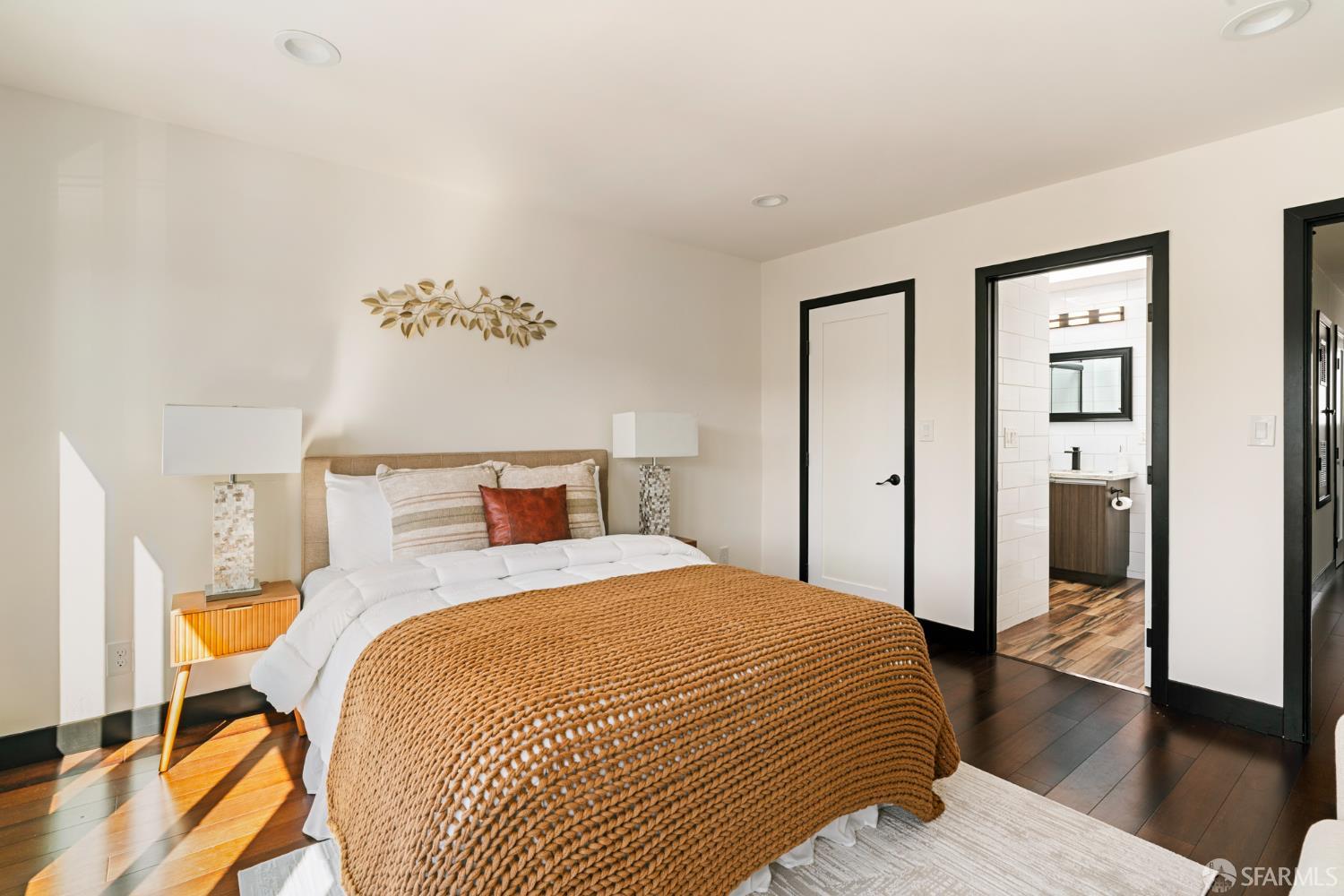 Detail Gallery Image 12 of 27 For 428 17th Ave, San Francisco,  CA 94121 - 2 Beds | 2 Baths