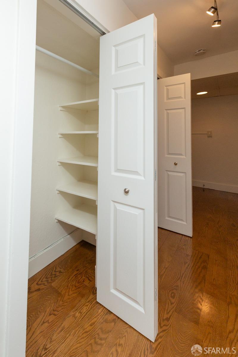 Detail Gallery Image 4 of 6 For 1298 Sacramento St #11,  San Francisco,  CA 94108 - 0 Beds | 1 Baths