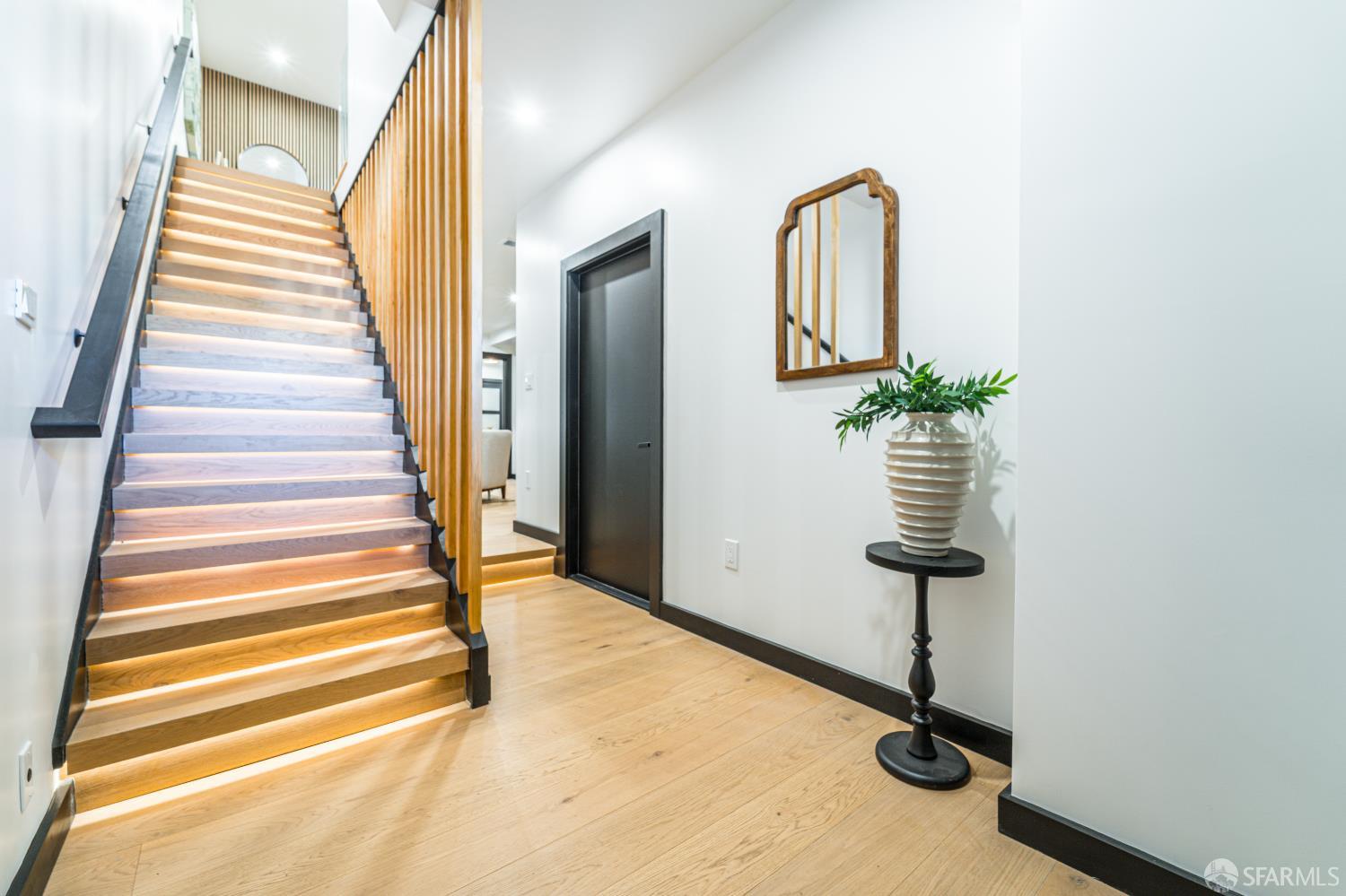 Detail Gallery Image 32 of 85 For 165 Valparaiso St, San Francisco,  CA 94133 - 4 Beds | 3 Baths