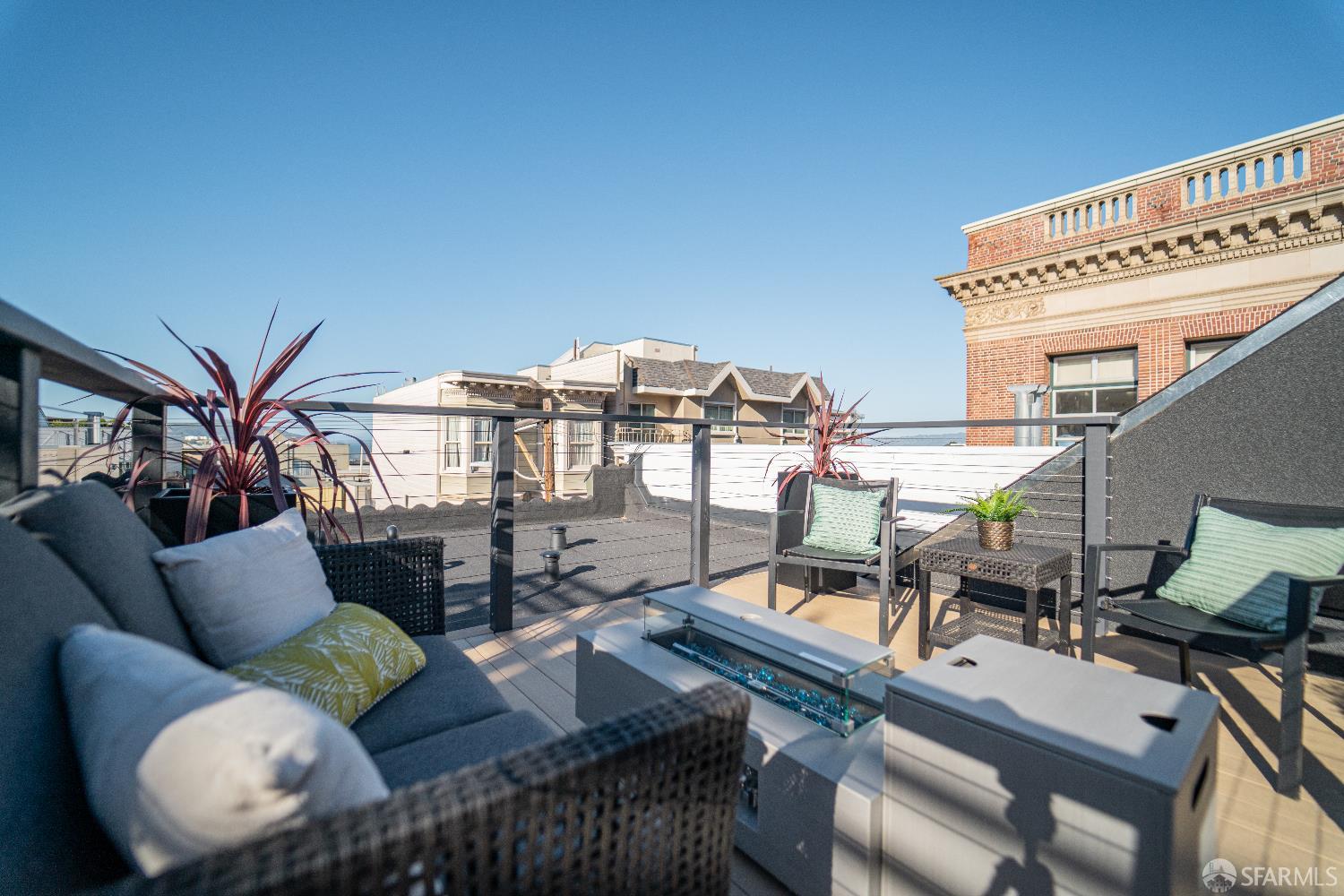 Detail Gallery Image 4 of 85 For 165 Valparaiso St, San Francisco,  CA 94133 - 4 Beds | 3 Baths