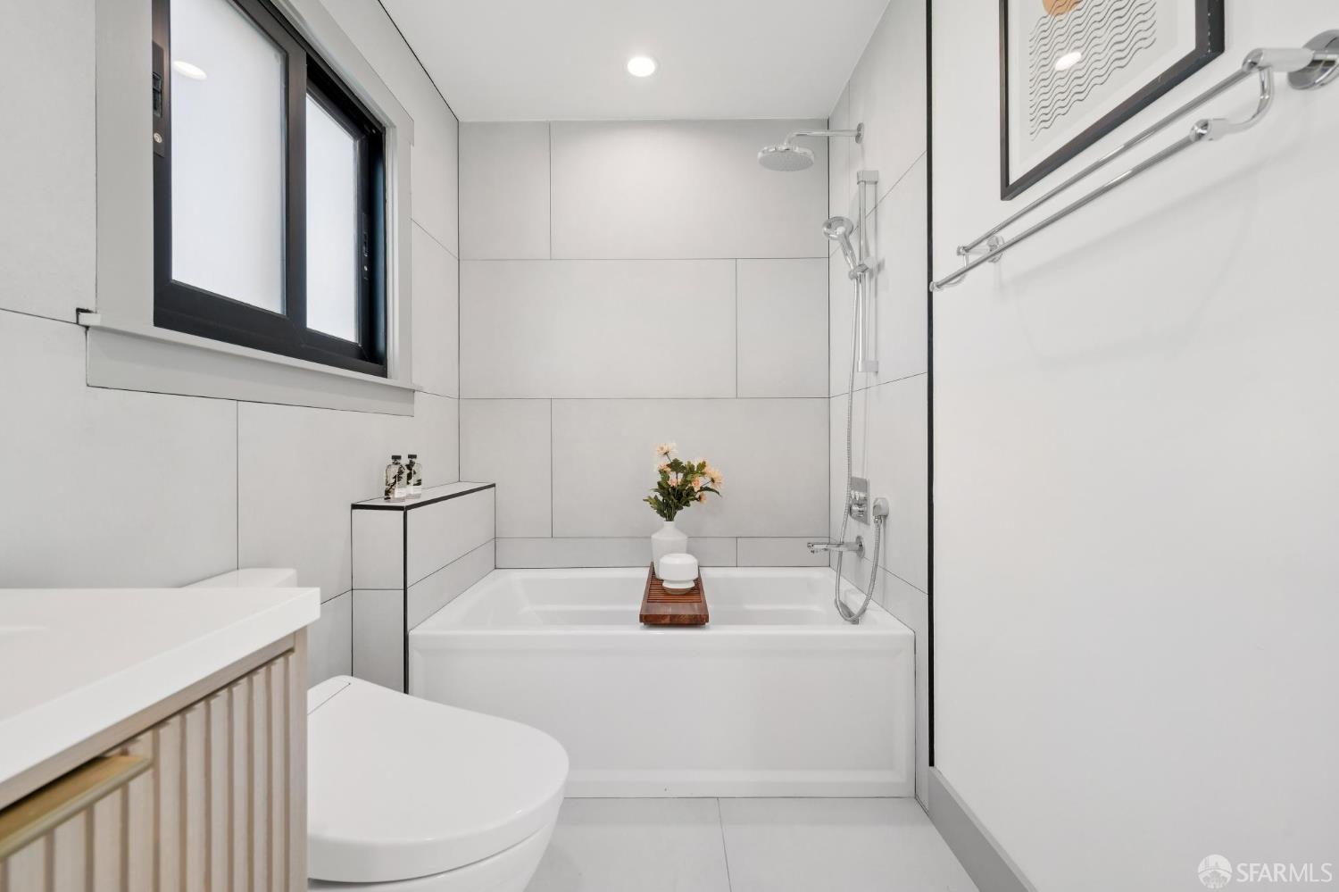 Detail Gallery Image 36 of 72 For 1371 34th Ave, San Francisco,  CA 94122 - 4 Beds | 4 Baths