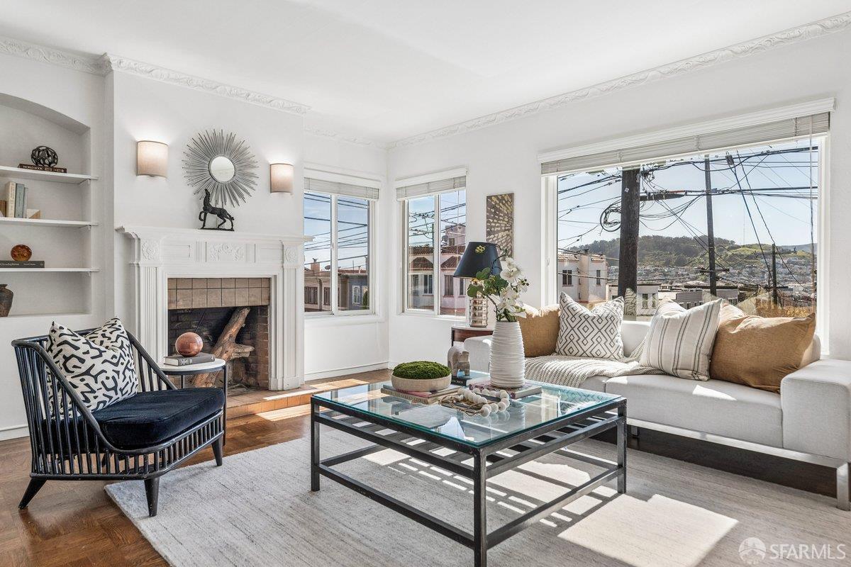 Detail Gallery Image 3 of 40 For 1500 Quesada Ave, San Francisco,  CA 94124 - 2 Beds | 2 Baths