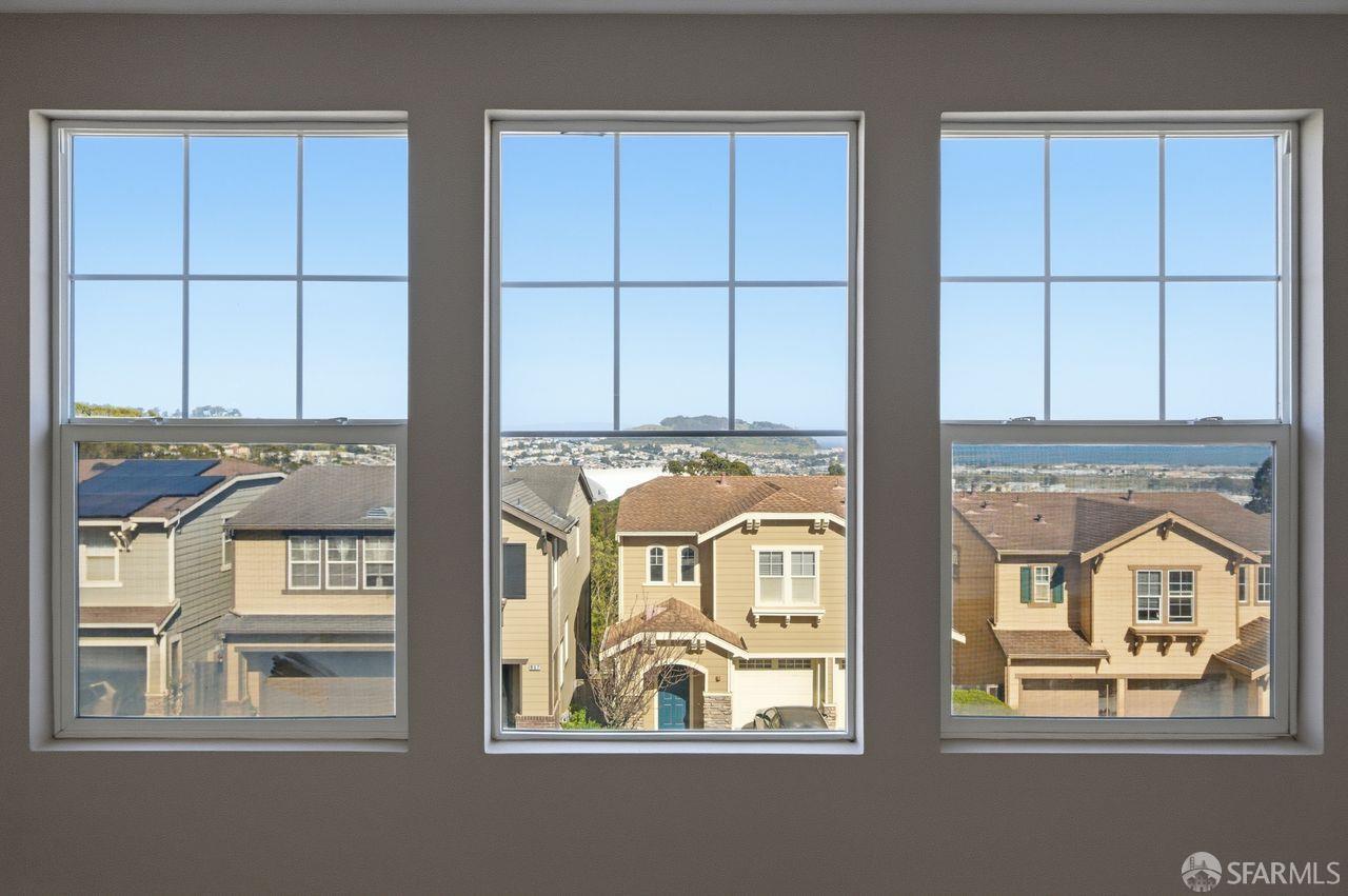 Detail Gallery Image 7 of 40 For 962 Martin Trl, Daly City,  CA 94014 - 4 Beds | 3 Baths