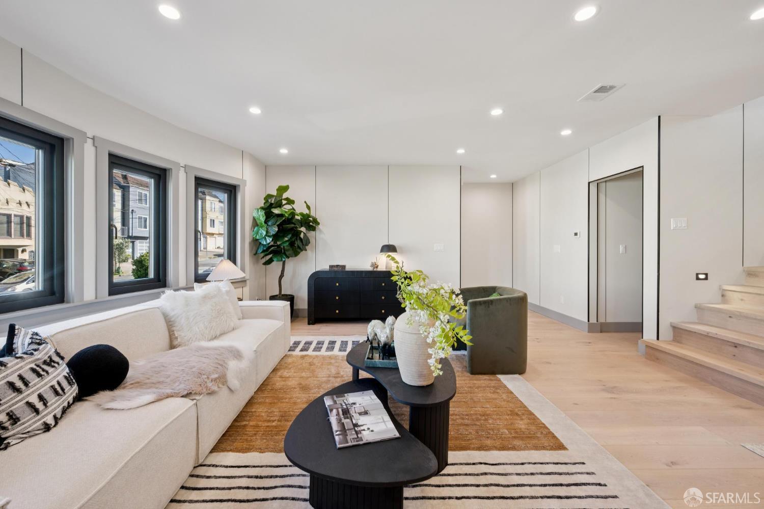 Detail Gallery Image 6 of 72 For 1371 34th Ave, San Francisco,  CA 94122 - 4 Beds | 4 Baths