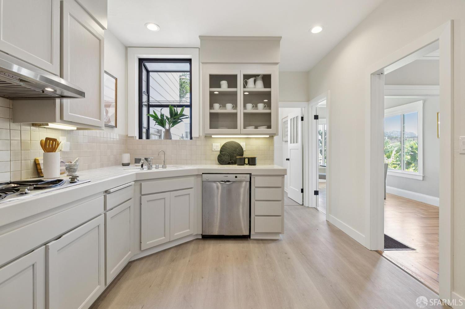 Detail Gallery Image 26 of 94 For 754 30th Ave, San Francisco,  CA 94121 - 4 Beds | 2/1 Baths