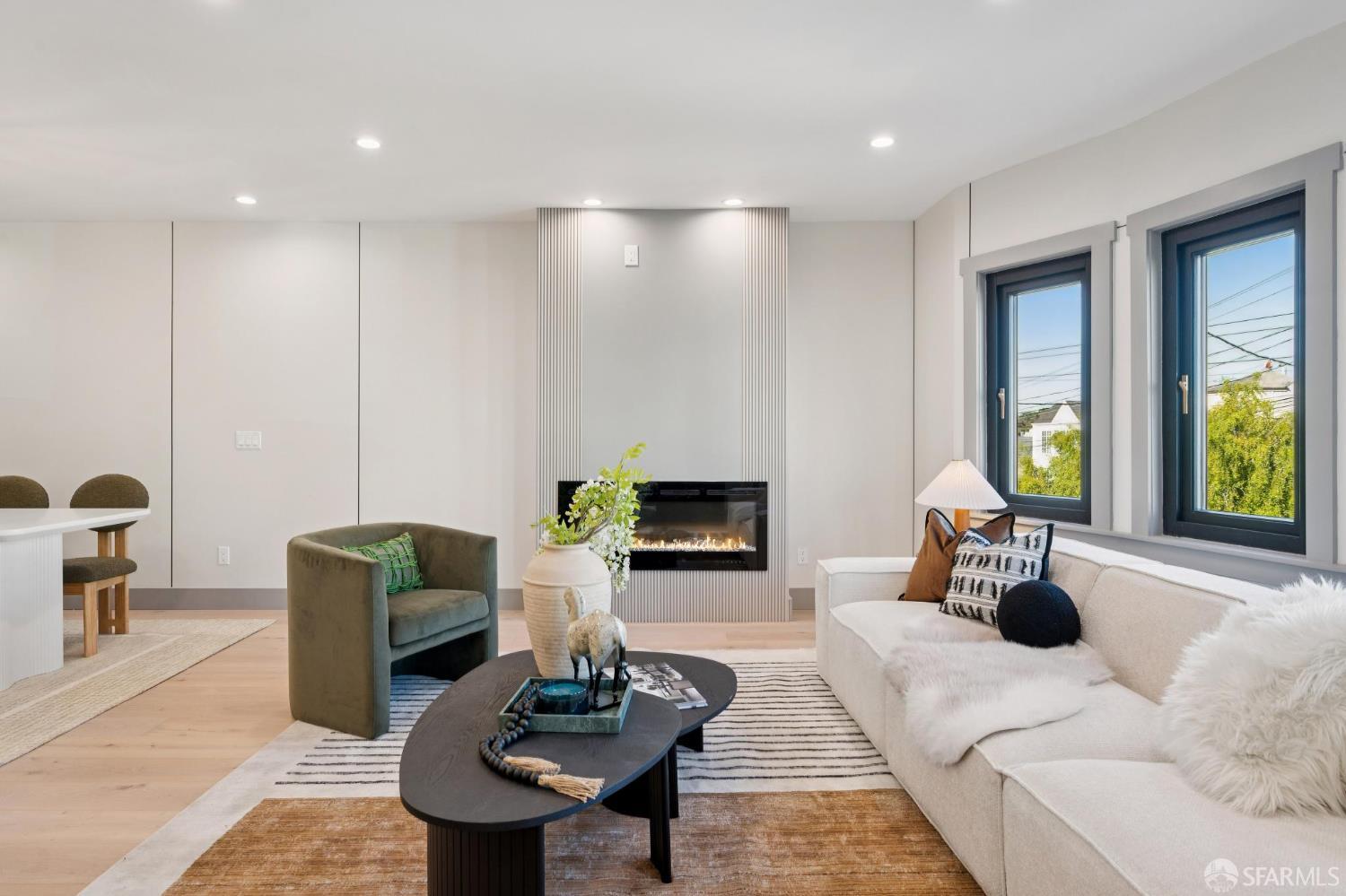 Detail Gallery Image 4 of 72 For 1371 34th Ave, San Francisco,  CA 94122 - 4 Beds | 4 Baths