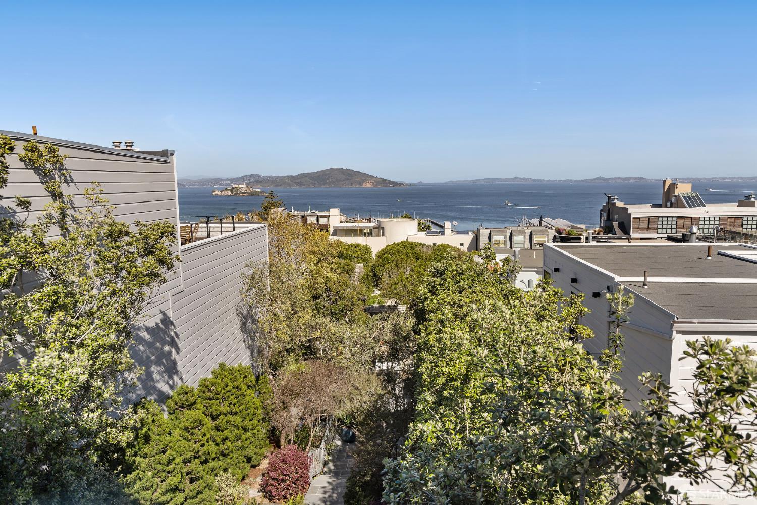 Detail Gallery Image 12 of 50 For 341 Lombard St, San Francisco,  CA 94133 - 4 Beds | 3/1 Baths