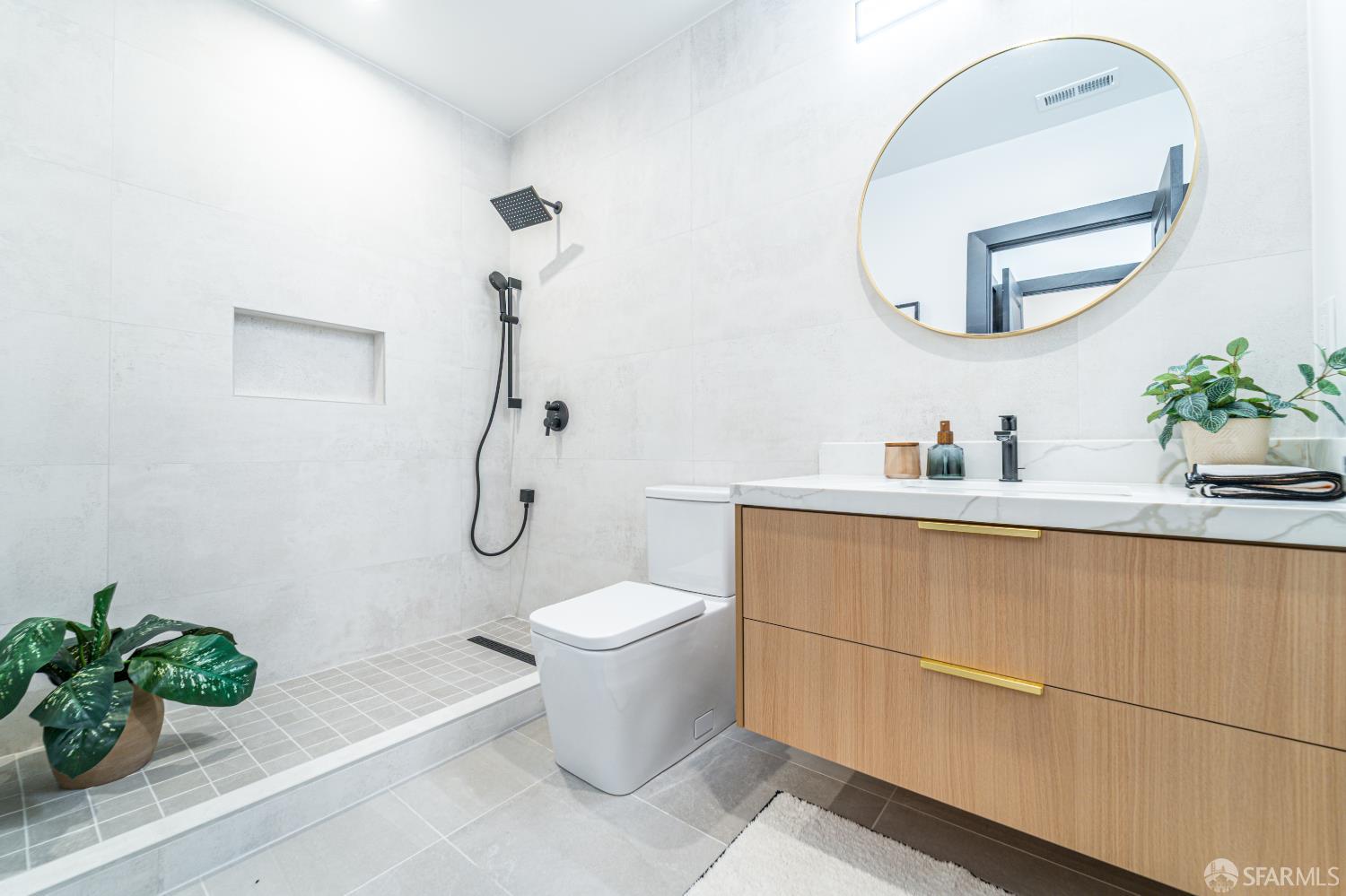 Detail Gallery Image 25 of 85 For 165 Valparaiso St, San Francisco,  CA 94133 - 4 Beds | 3 Baths