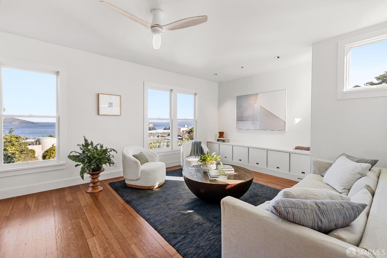 Detail Gallery Image 2 of 50 For 341 Lombard St, San Francisco,  CA 94133 - 4 Beds | 3/1 Baths