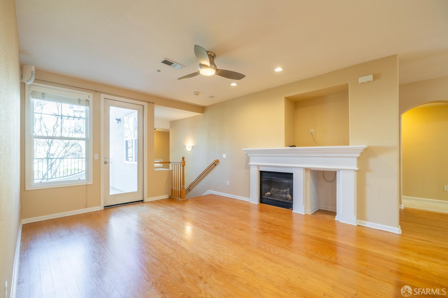 Detail Gallery Image 5 of 33 For 4138 Clarinbridge Cir, Dublin,  CA 94568 - 2 Beds | 2 Baths