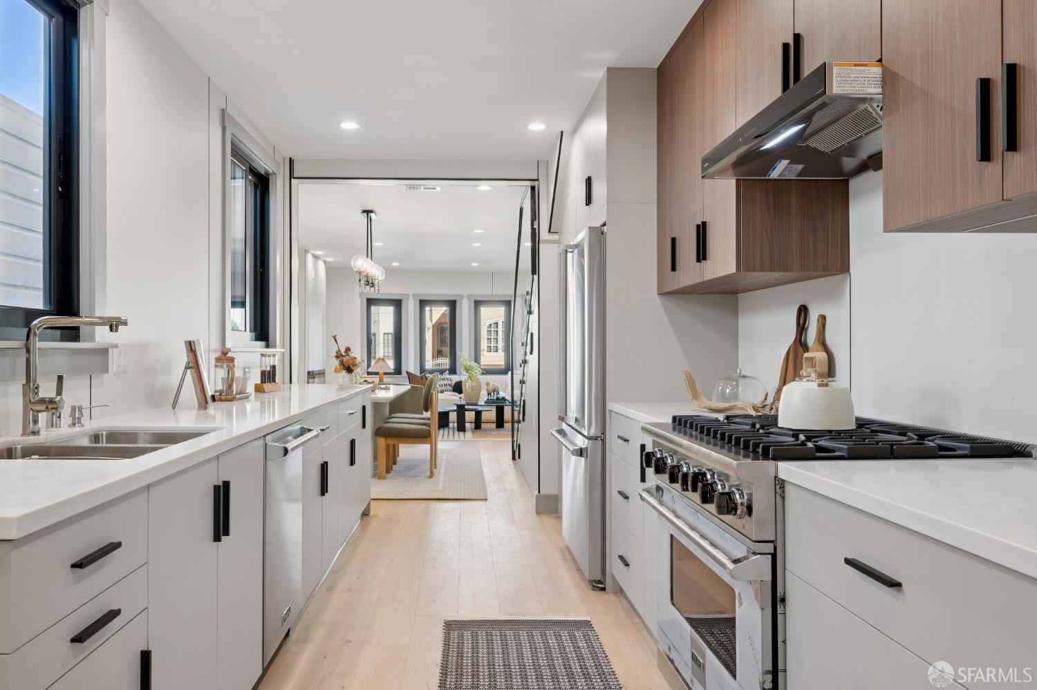 Detail Gallery Image 20 of 72 For 1371 34th Ave, San Francisco,  CA 94122 - 4 Beds | 4 Baths