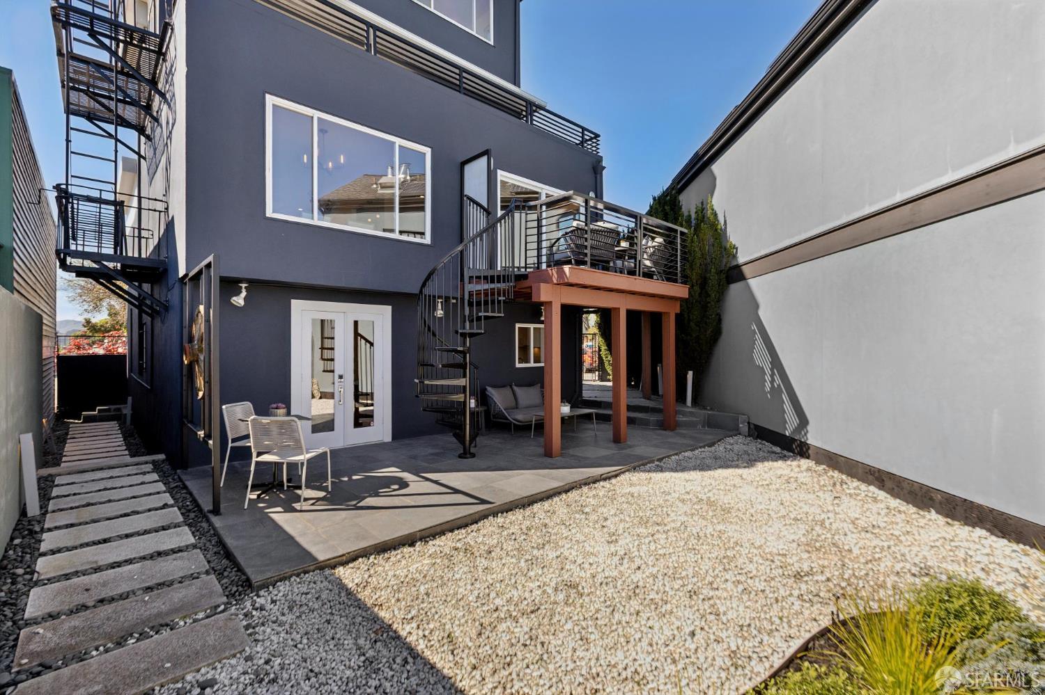 Detail Gallery Image 44 of 53 For 190 Rutledge St, San Francisco,  CA 94110 - 3 Beds | 3 Baths