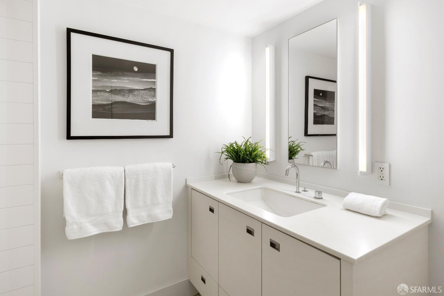 Detail Gallery Image 33 of 50 For 341 Lombard St, San Francisco,  CA 94133 - 4 Beds | 3/1 Baths